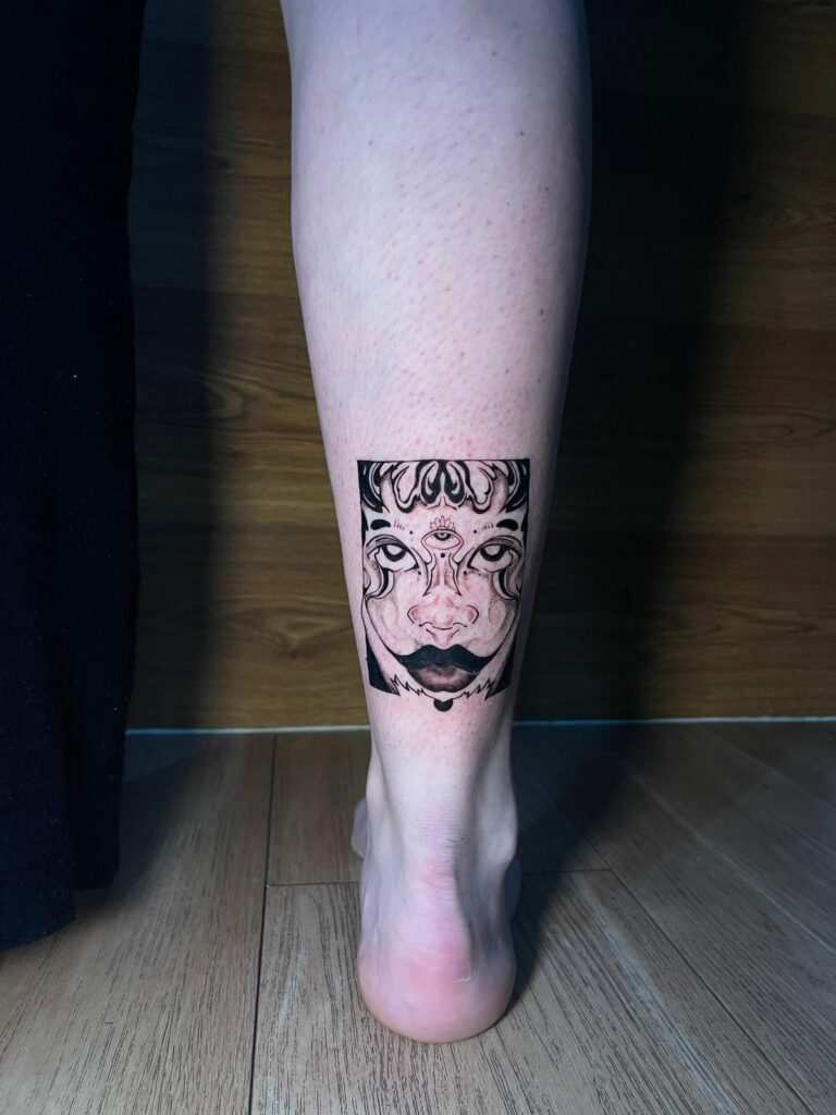 Tatouage réalisé par Blukirin